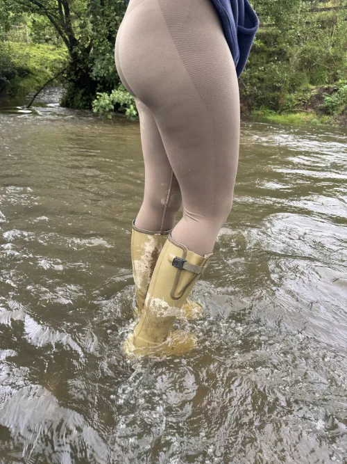 Stream with a view 🌊🍑