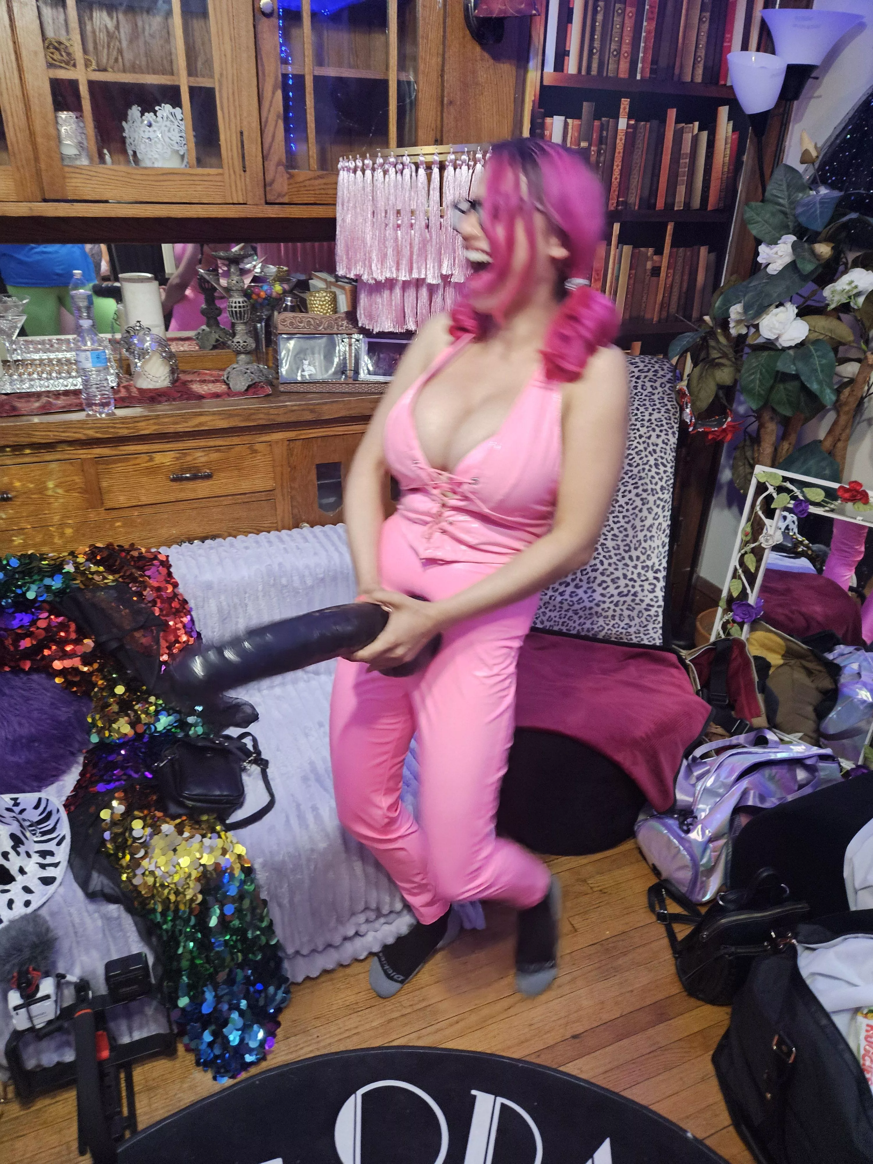 Take my big strapon as your reward