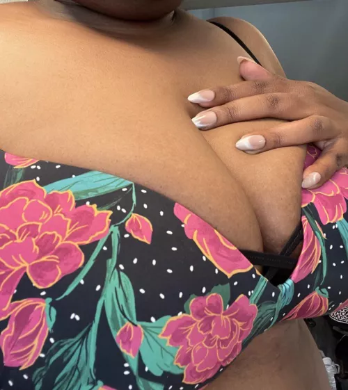 Tired of you broke losers, I want a whalesub to satisfy me