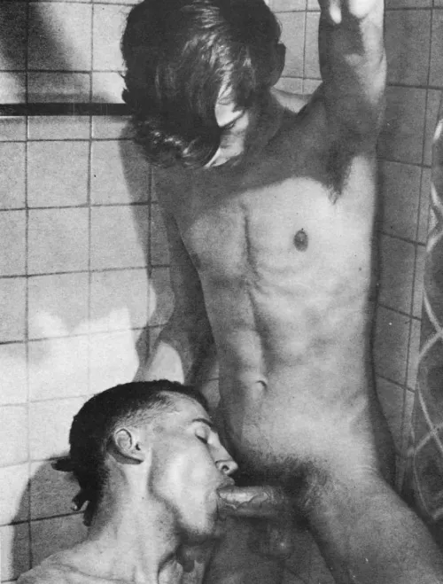 Vintage shower with a friend 