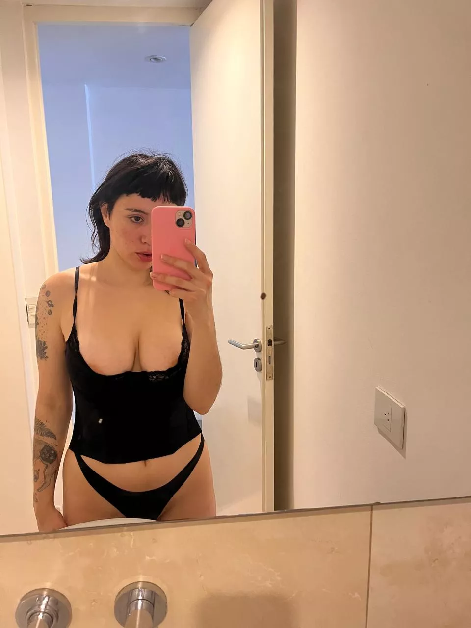 Where are my obedient bitches?