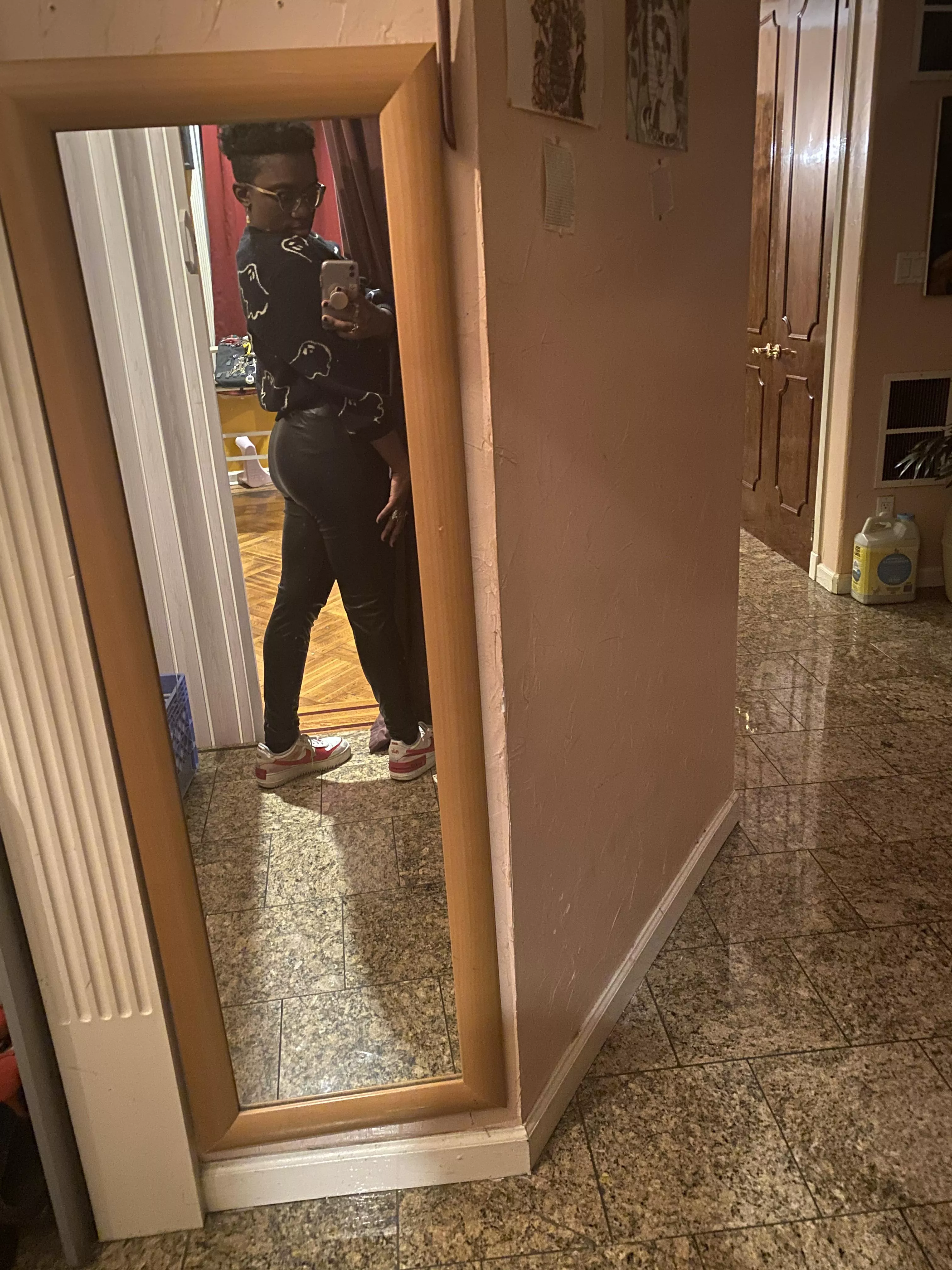 Which lucky subby will have the opportunity to pay for my lunch on this glorious fall day? 🍁🍂👻