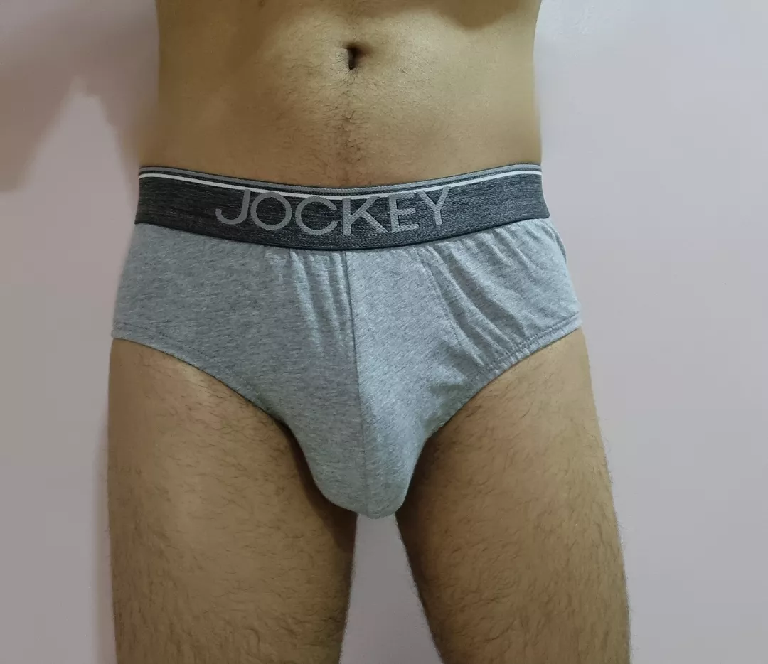 Who prefers briefs