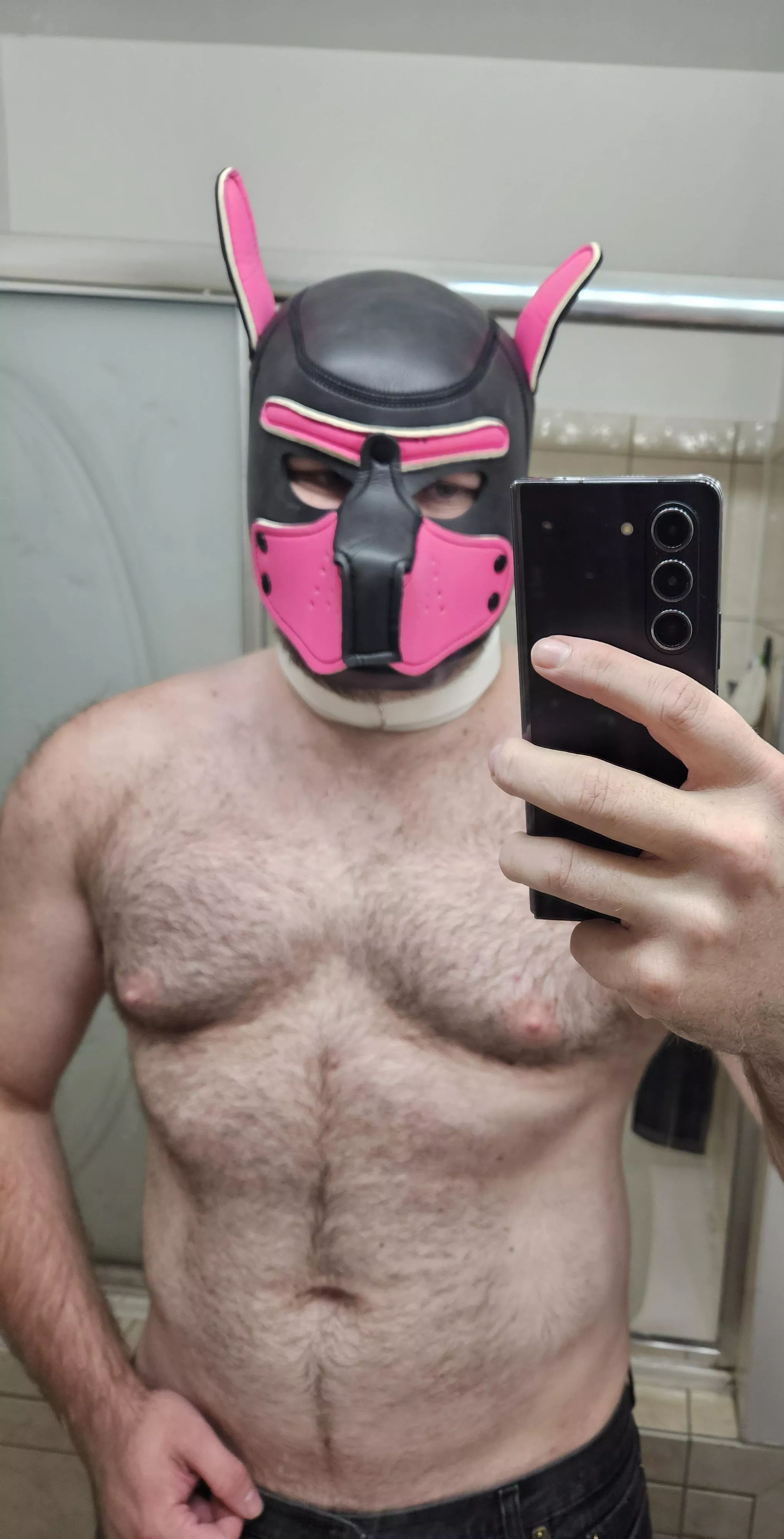 Would love to make some pup friends. Hmu if you want to chat!