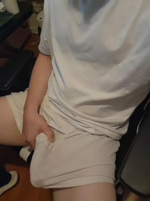 You walk in on me bulging like this, wyd?