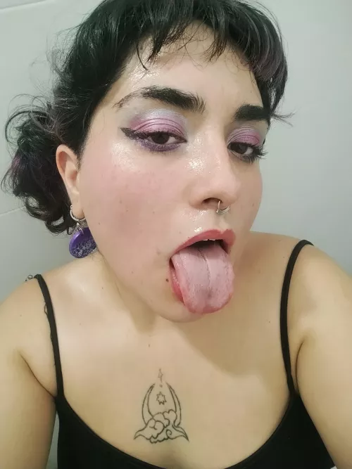 Yummy i love how feels be all sweat 