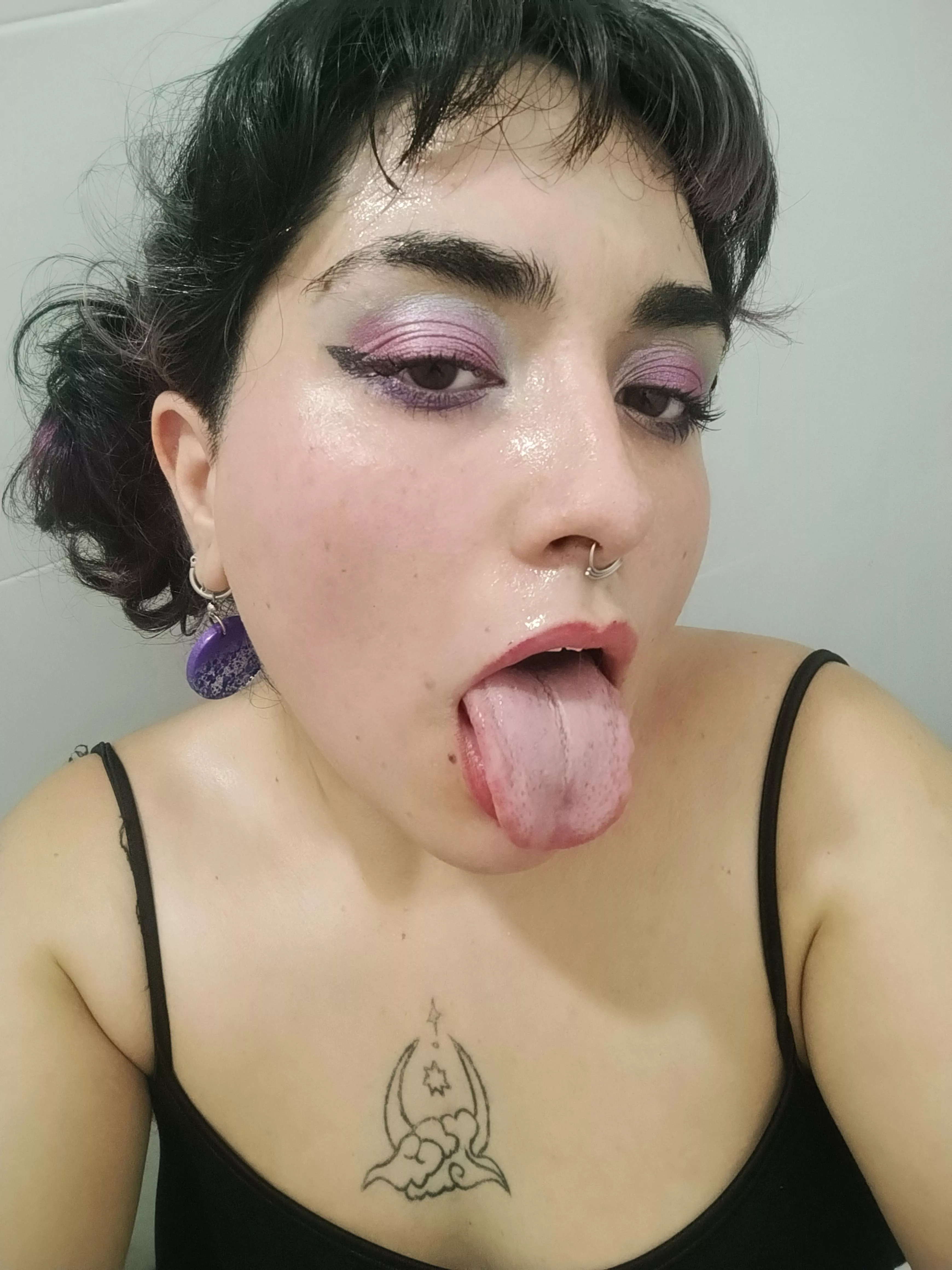 Yummy i love how feels be all sweat 