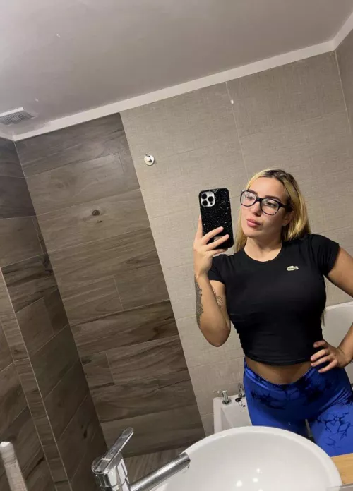 19 F just curious, who’s awake tonight?