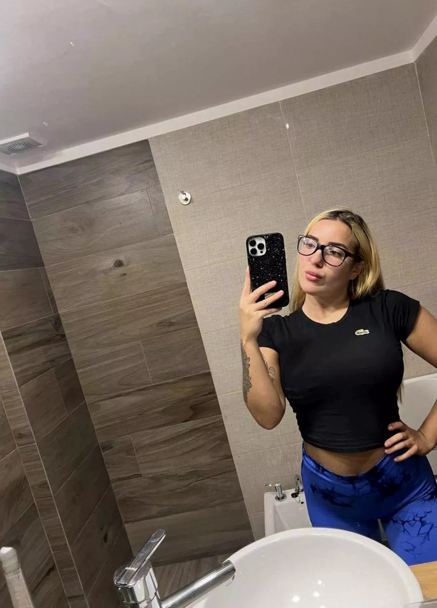 19 F just curious, who’s awake tonight?