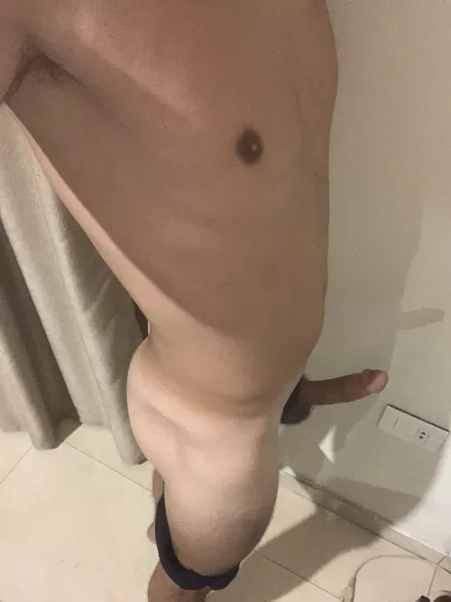 (21) any daddies around!