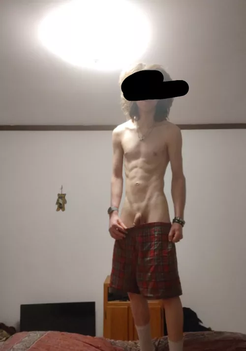 [21] Need a sauna partner now that it's cold 