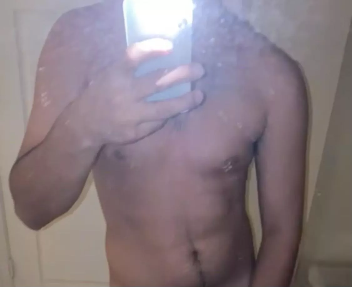 24 Canada DL. Currently looking for fwb;) add snap and send face: j_grey1765