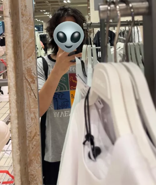 28M looking for a bromance with other bros older than me. Daily chat, deep bond, nsfw //28H buscando bromance con alguien mayor. Platicar diariamente, nsfw, entablar una relación estrecha. 