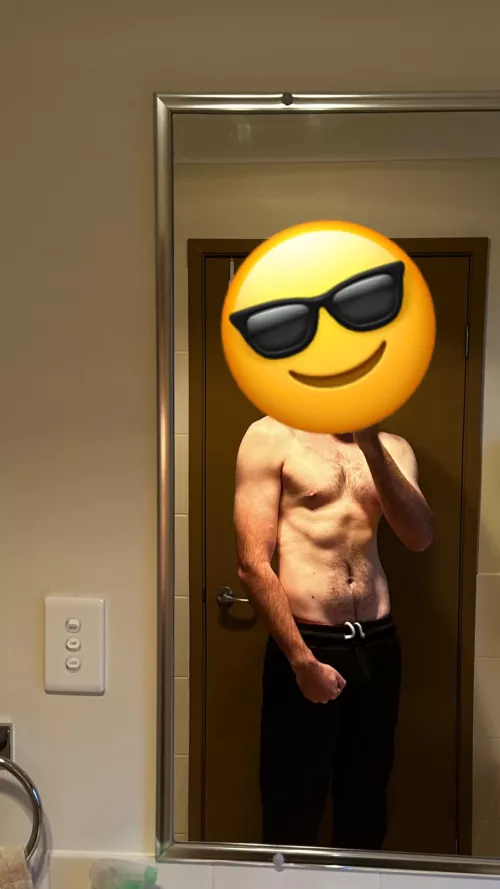 29 [m4f] 6’3” straight, Redcliffe can host, for FWB see post.