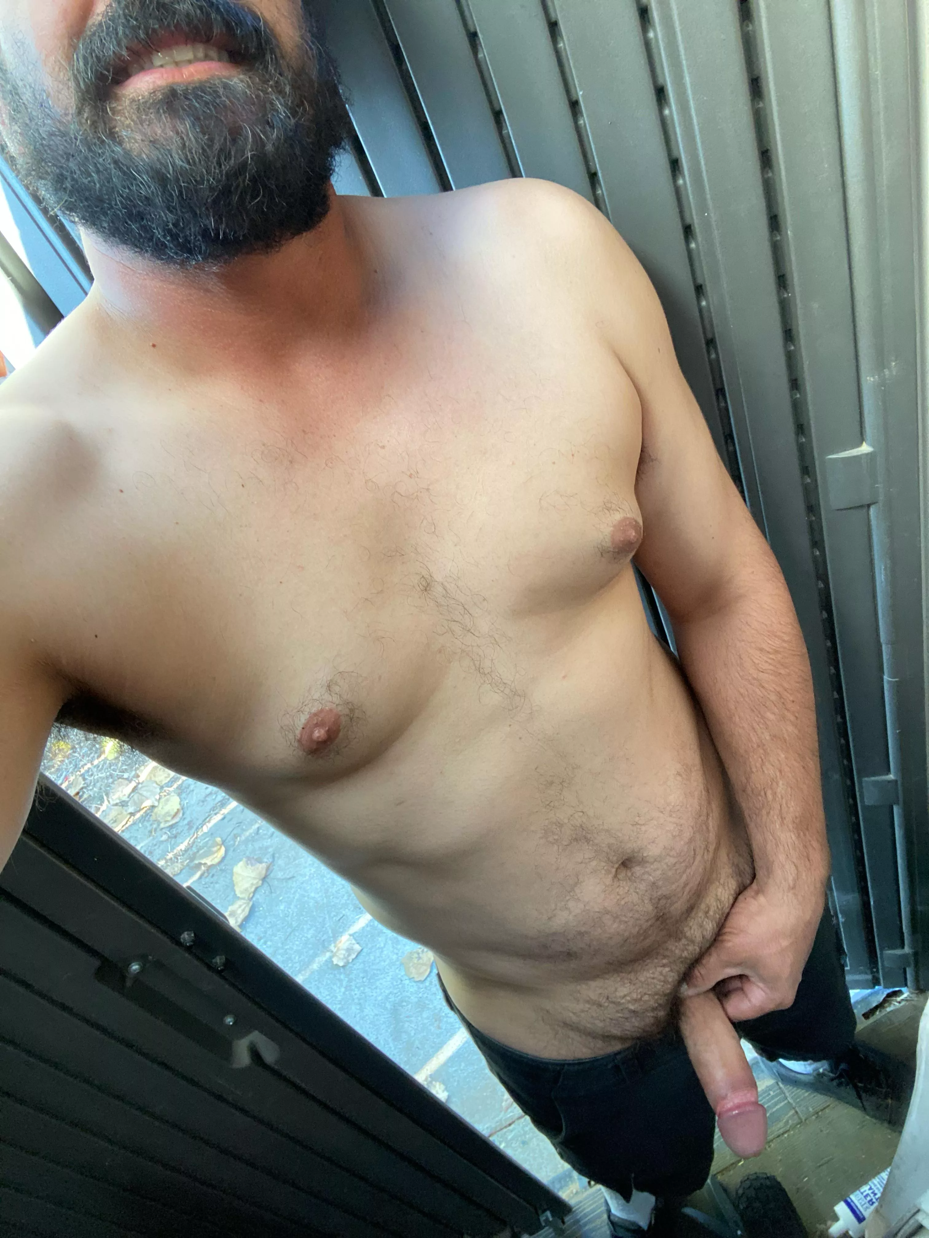 33 [m4f] looking for good vibes 