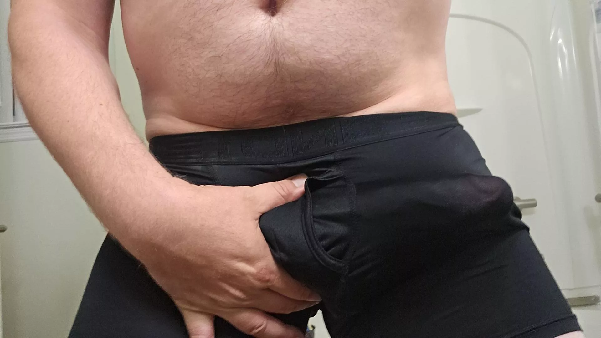 39M4F. I need attention. 