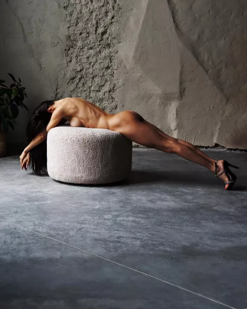 A milf in sexy black heels