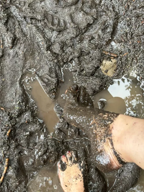 another pic of my last day's barefoot walk in the mud
