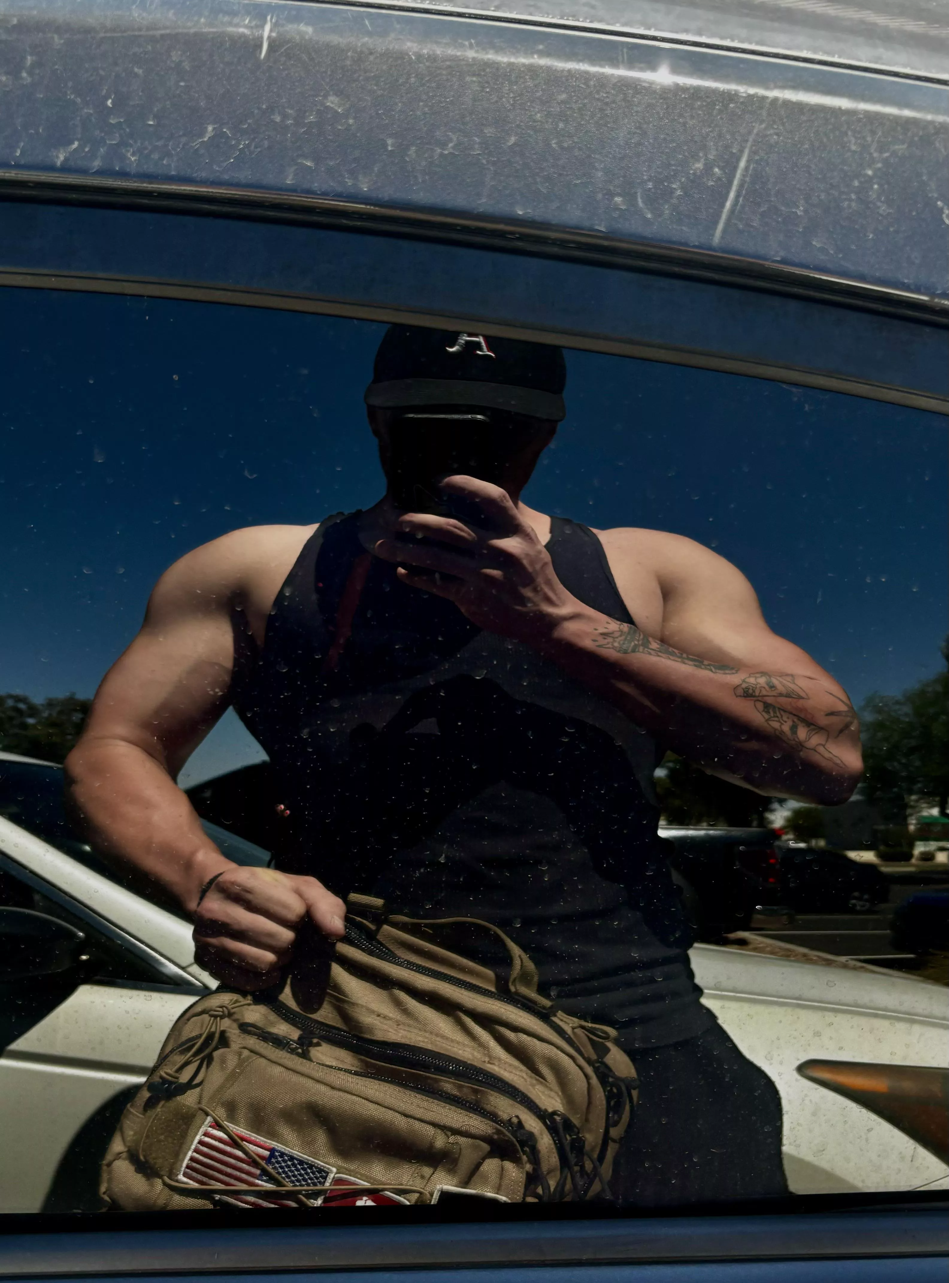 Any hot wifes  need a fit guy? 27 6’3 230.  Dm me. NO MALES 