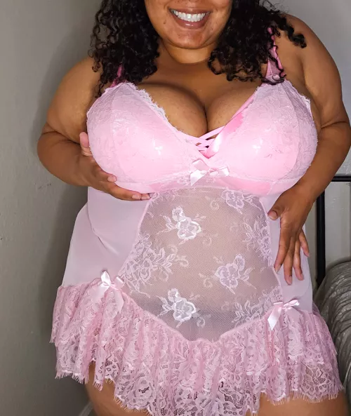 Anybody buying lunch for a sweet office girl? Dm for a menu 😘