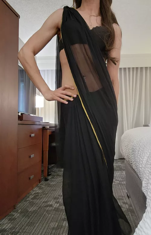 Anyone looking for sissy in saree? 
