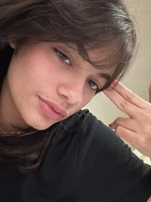 Anyone up for a good convo? Ive got a few secrets to share 19F