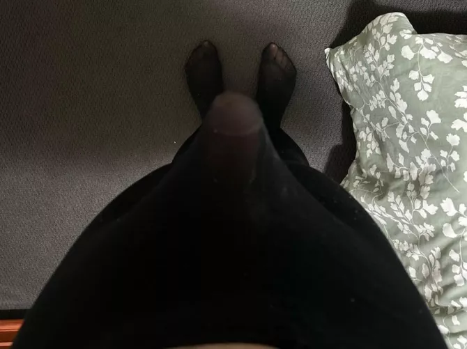 Anyone willing to give me a pantyhose footjob Brisbane