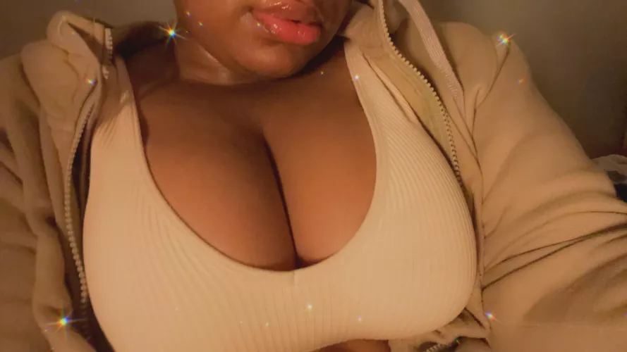 Approach, dispense & serve loser. You’re lucky to have this treat for your eyes 