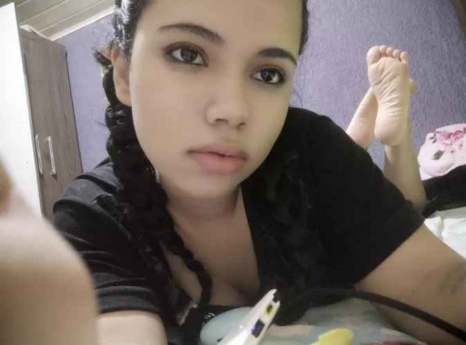 Are you into latina soles? 4,5 sized feet 🐾