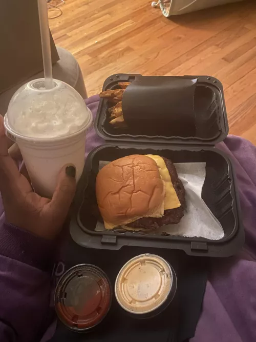 Be useful for once and reimburse my dinner. $23.85 hurry up 🫰🏿