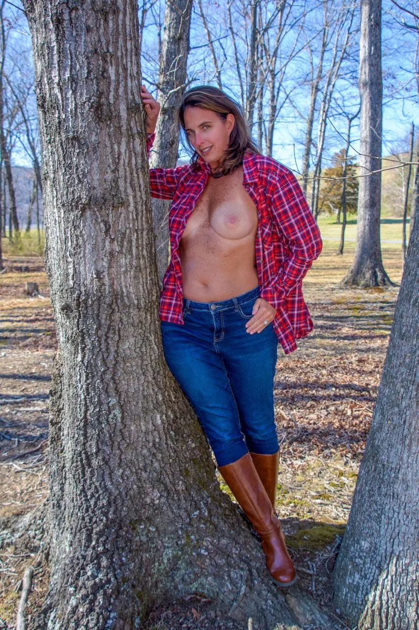 Braless in the great outdoors!