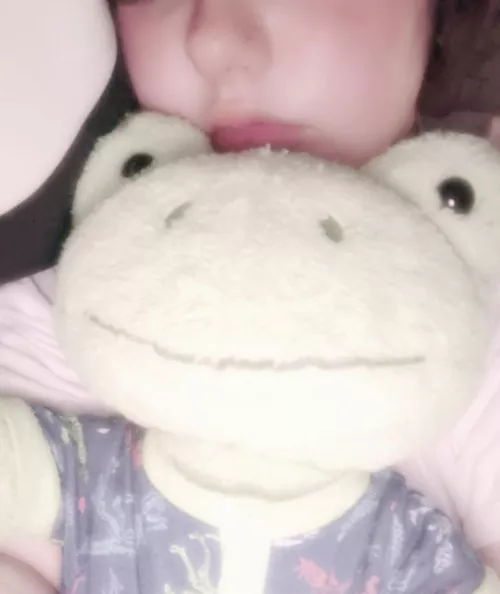 Bun is strugglin but stuffies make everything better 🩶