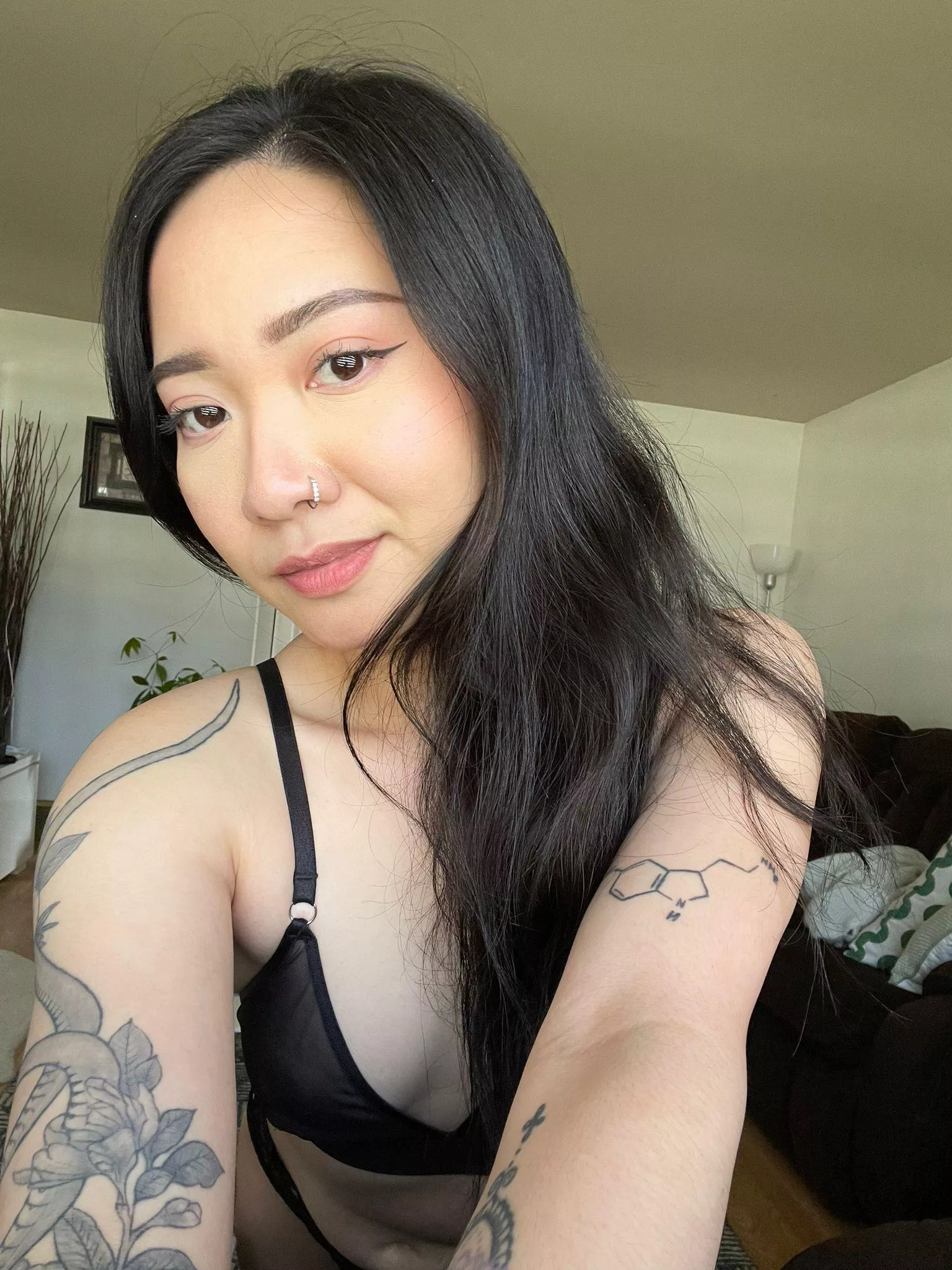 Can I be your asian angel ? 😘