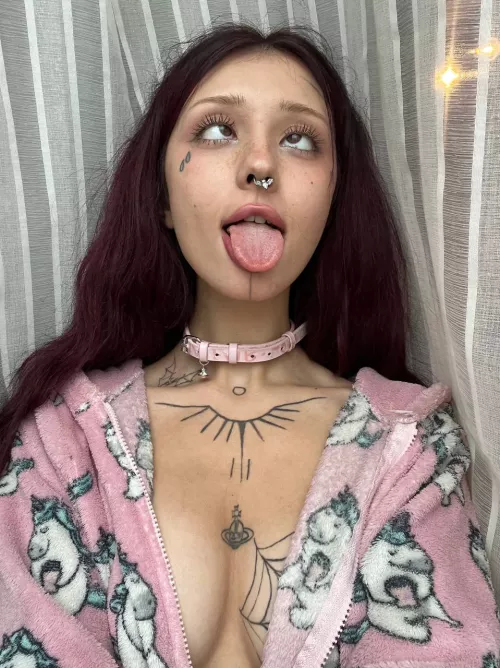 Can you plese cover my cute ahegao with your sweet cream