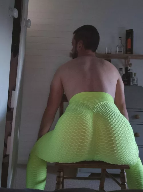 Damn my ass needs some attention 