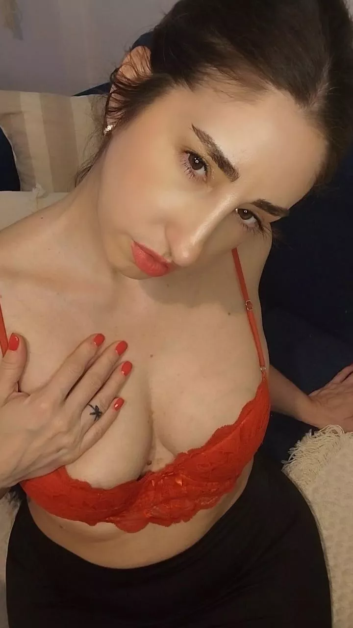 Do any older daddies find me attractive?