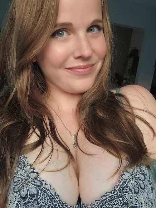 Do guys just assume every girl that posts is real and wants to fuck?