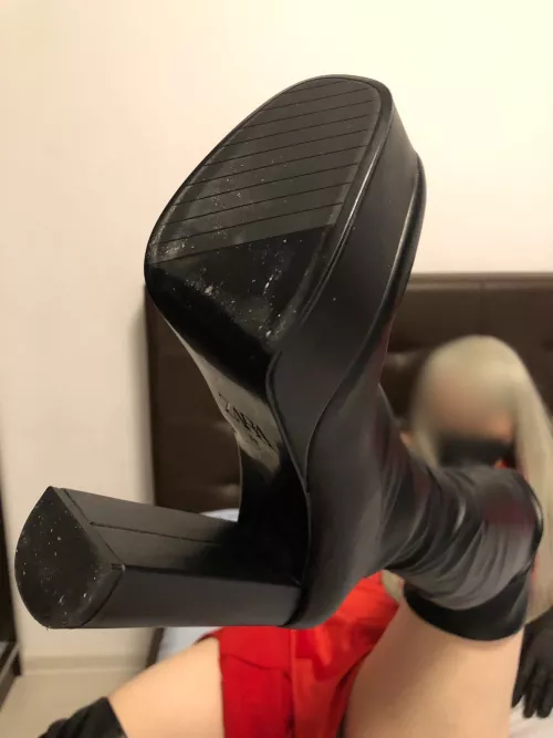 Do you think this chunky heel fits your mouth?