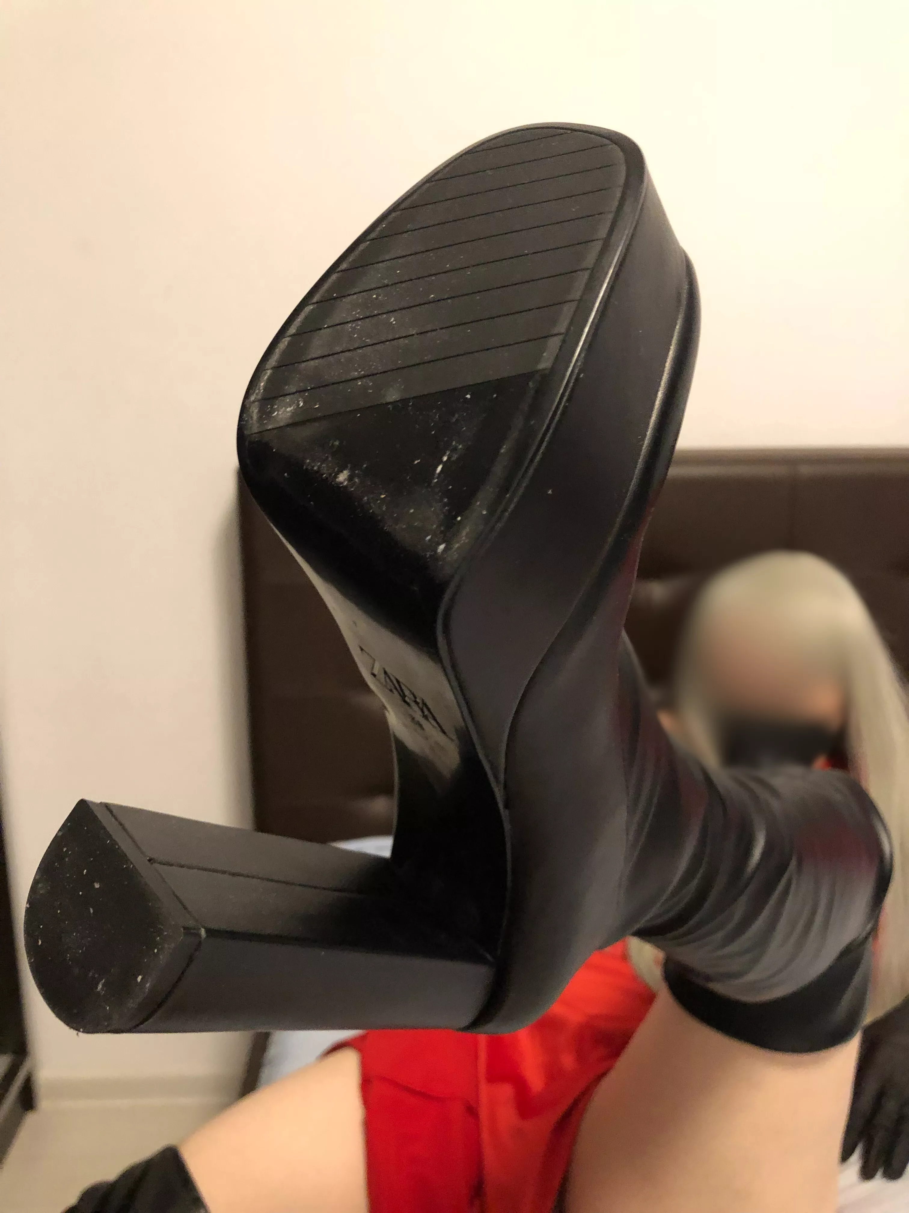 Do you think this chunky heel fits your mouth?