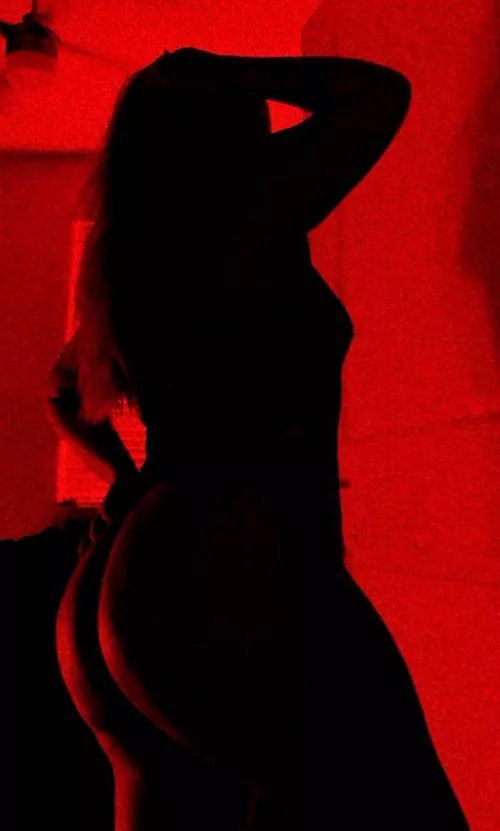 Finally getting put on birth control. Whose gonna be the first to use me and fill me up 🤤