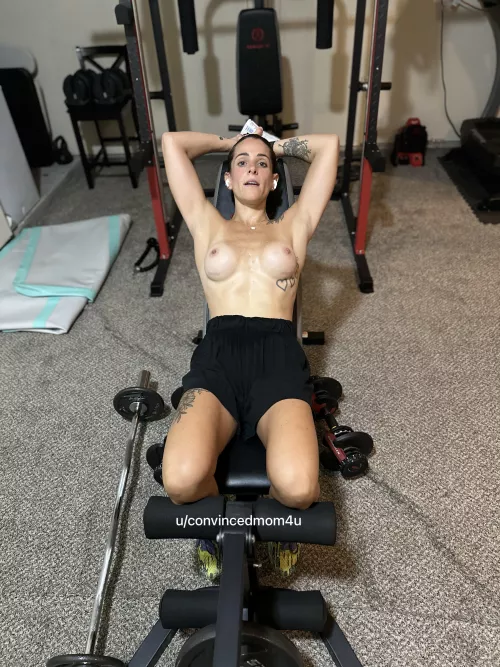 first ever post here. mom to 3. i like to workout. nothing special. have a great day! :-)