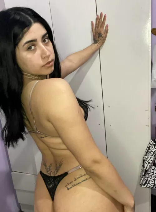 First Thirst Trap Photo 

