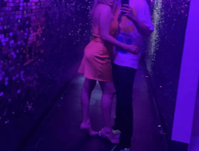 [FM4F] Fit AZ couple,6’2 male 5’4 female, open to hot couples for same room play 