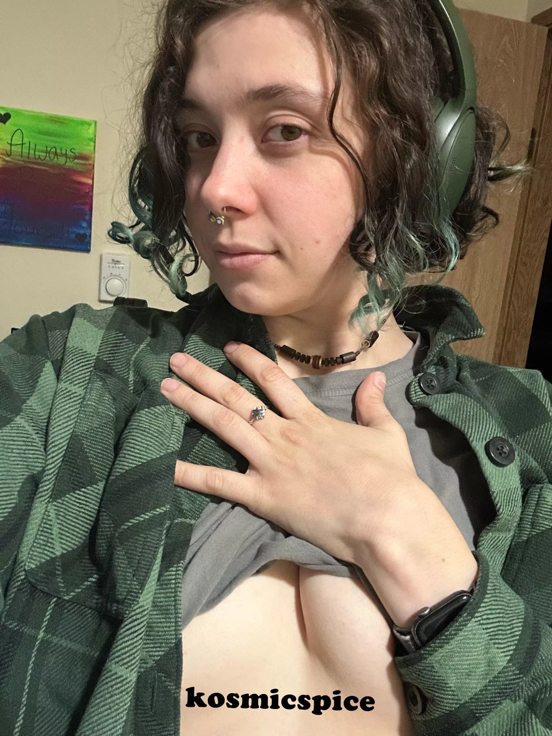 Got new headphones today that I’m absolutely lovinggg