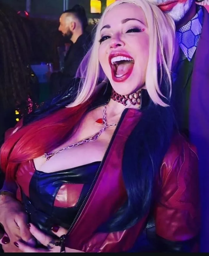 Halloween Tara as Harley Quinn