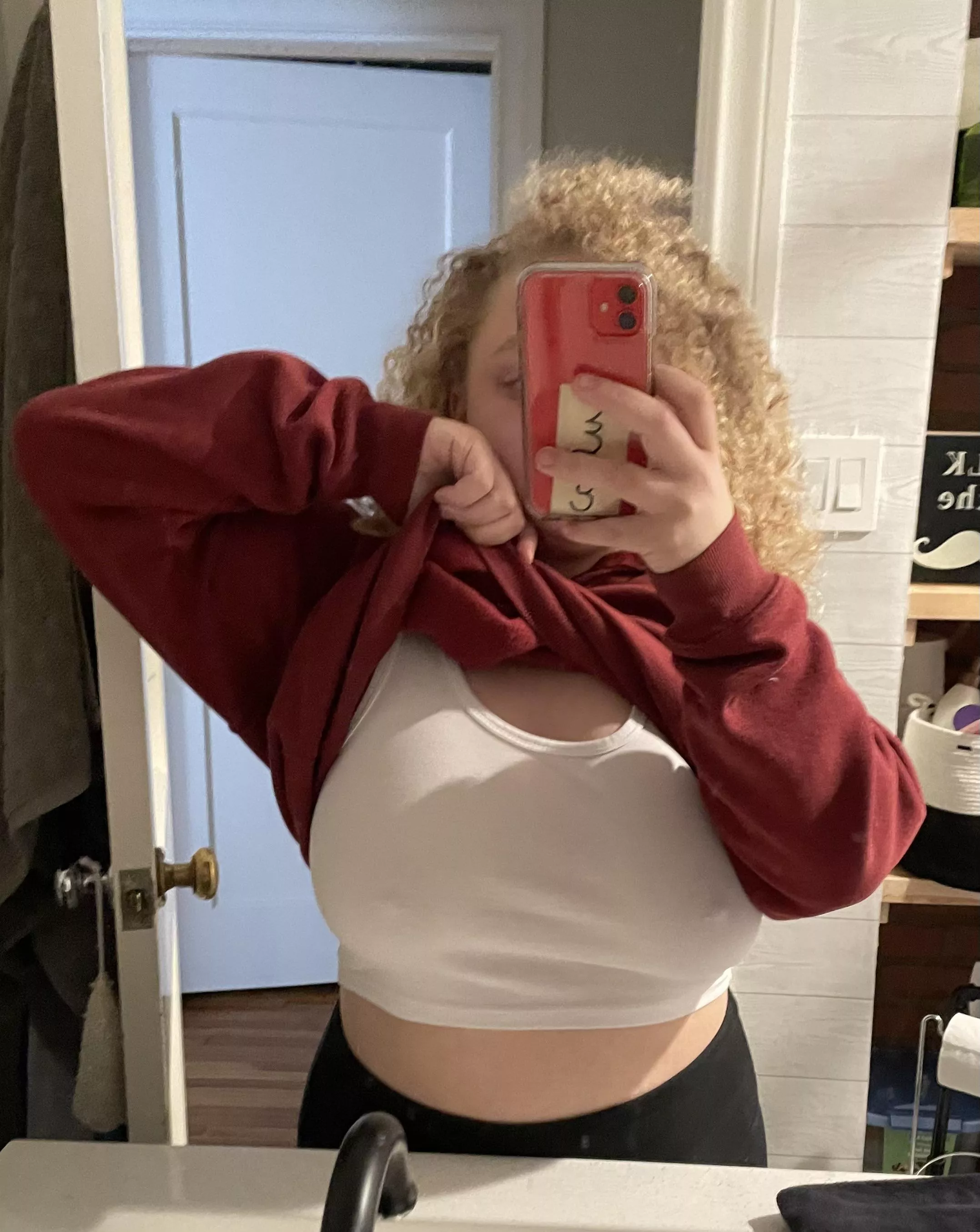 Hello Cuties!! Just a tomboy who loves femboys!! 🥰😈