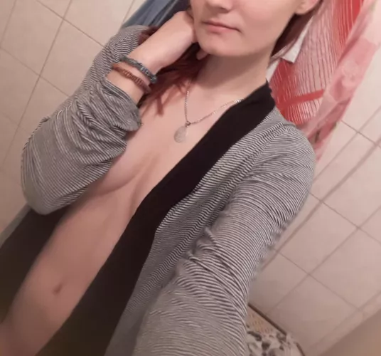 Hey guys 😘 give me some karma if you like what you see 😘