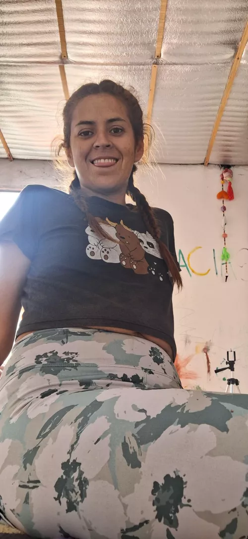 Hi, I'm looking for a daddy who wants to pamper me. 