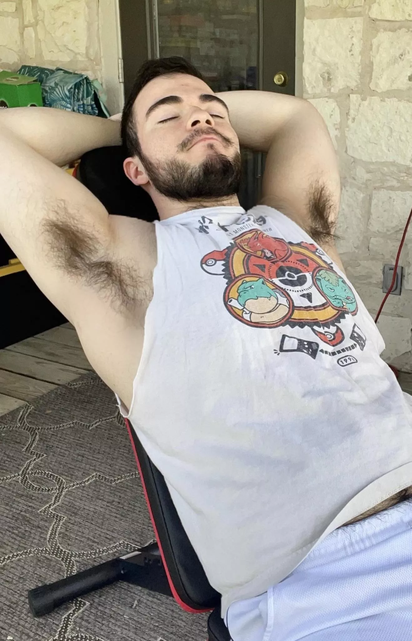 How all men with hot hairy pits should present themselves 🤤