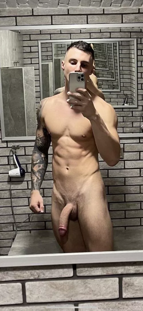 HungAF Hollister Tatbod